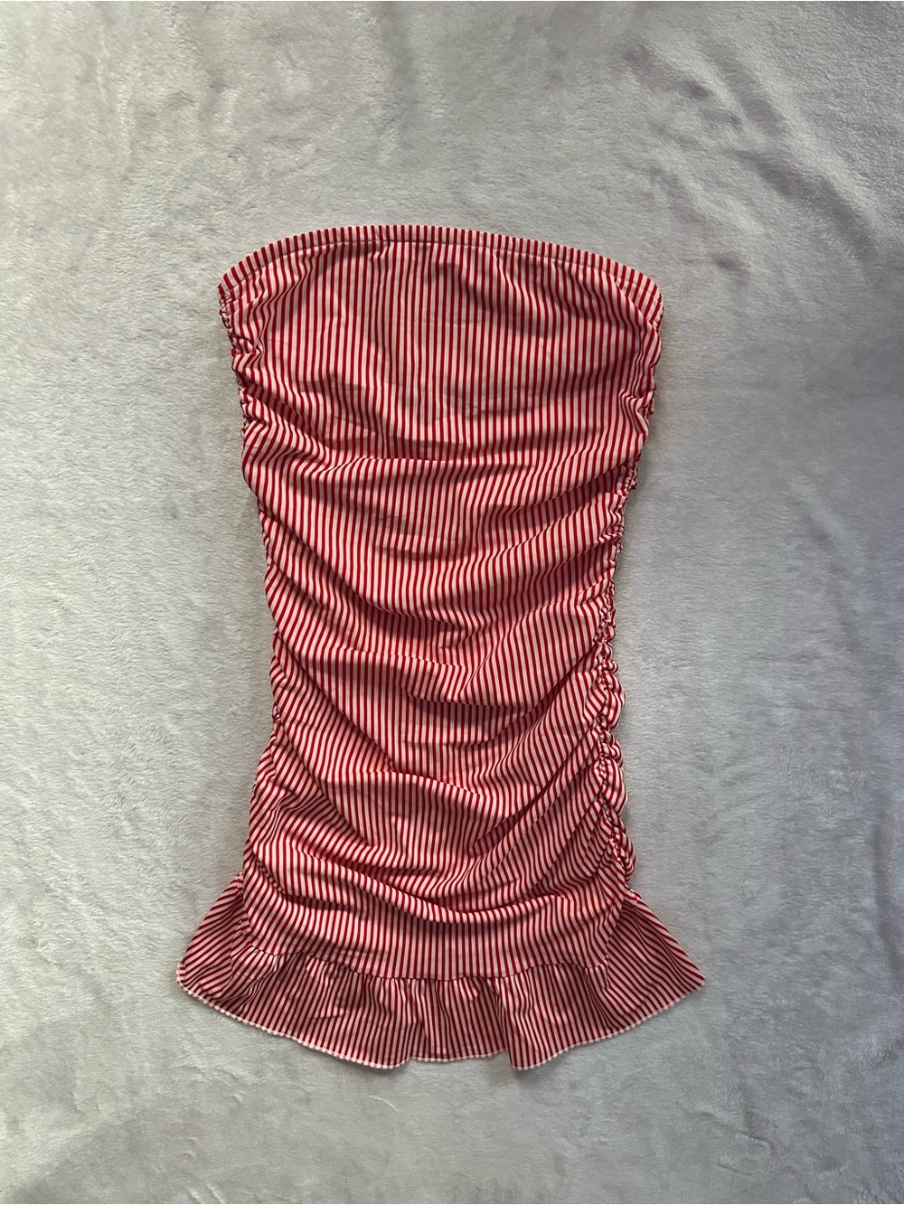 Edikted Gaia Gathered Mini Dress Red White Size XS Ruffle Hem Strapless Ruched